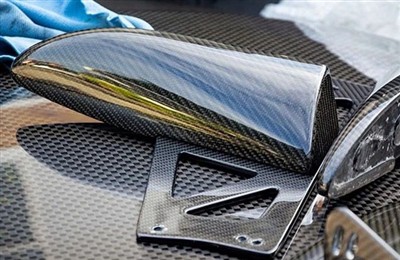 कार्बन फाइबर थर्मोप्लास्टिक सामग्री से ऑटोमोटिव और एयरोस्पेस उद्योगों में बदल...